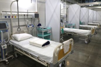 СМИ: В Москве снова заработал ковидный госпиталь из-за резкого роста заболевших