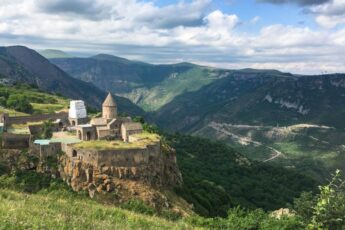 Азербайджан представил план по реинтеграции армян из Карабаха